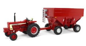 ERT44435 - FARMALL 806 con remolque de vagón
