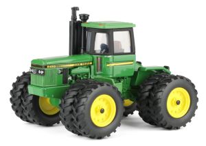 ERT45998 - JOHN DEERE 8450 con ruedas dobles - Colección Prestige