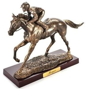 ATL4652103 - Estatua del caballo de carreras – Shegar