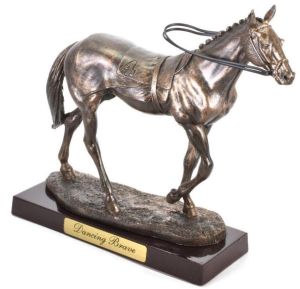 ATL4652116 - Estatua del caballo de carreras - Dancing Brave