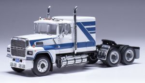 IXO64TR011A - FORD LTL-9000 6x4 1978, blanco y azul