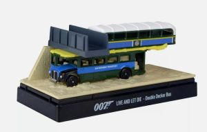 MMX79825 - Autobús de dos pisos de la película JAMES BOND 007 - Vive y deja vivir