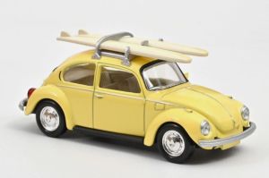 NOREV841007 - Volkswagen Beetle 1303 1973 Amarillo Pastel con Tabla de Surf - Coche a reacción