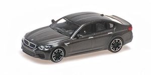 MNC870028008 - BMW M5 2018 gris metalizado