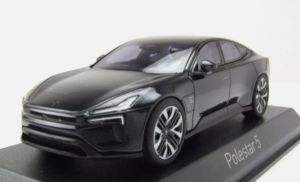 NOREV875015 - POLESTAR 5 2025 Espacio