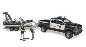 BRU2507 - DODGE RAM 2500 Policía con remolque y barco