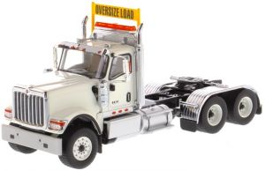 DCM71001 - INTERNATIONAL HX520 6x4 Day Cab Tándem blanco