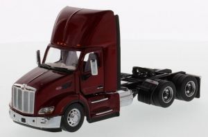 DCM71068 - PETERBILT 579 6x2 Burdeos