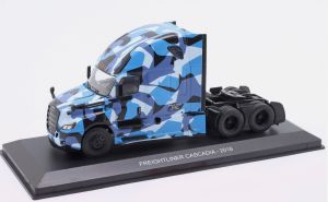 G1470007 - FREIGHTLINER Cascadia 6x4 2018 azul - CAMUFLAJE