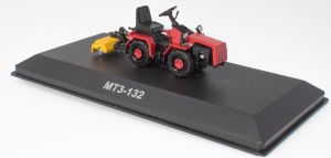 G1825094 - BIELORRUSIA MTZ-132 con herramienta de suelo
