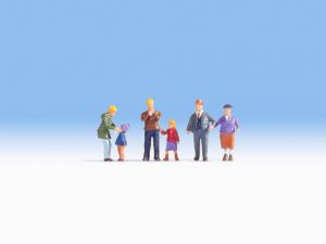 NOC15930 - familia en invierno