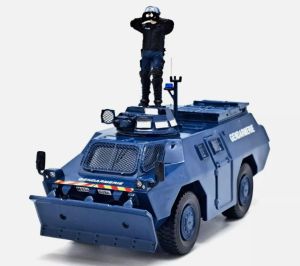 PER751 - BERLIET VXB 170 con cuchilla y figurín VBRG - Gendarmerie Ste-Soline - Limitado a 150 ex.