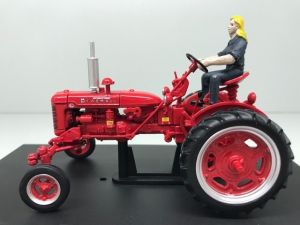 REP175 - FARMALL C con conductor convertible en rueda Row Crop
