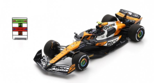 SPAS9561 - McLAREN MCL38 #4 McLaren Formula 1 Team 1er GP Singapur 2024 L.NORRIS