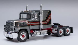 IXOTR222.22 - FORD LTL-9000 6x4 1978 gris y rojo