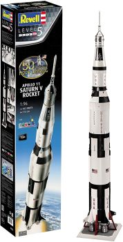 REV03704 - Cohete Apolo 11 Saturno V con pintura para construir