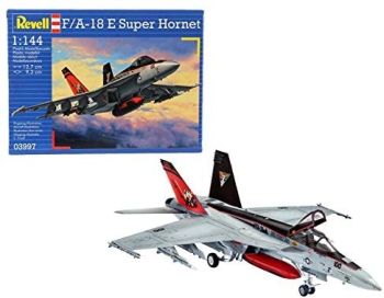 REV03997 - Construye y pinta el avión de combate F/A-18E Super Hornet