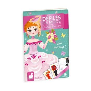 JAN07840 - Desfiles de moda de recién casados