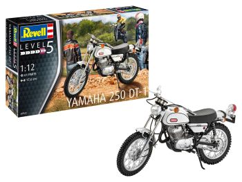REV07941 - Moto YAMAHA 250 DT 1 para montar y pintar