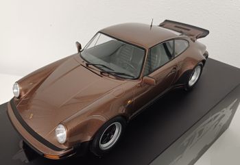 MNC125066128 - PORSCHE 911 Turbo 1977 Marrón metalizado - Edición limitada a 100 ejemplares.