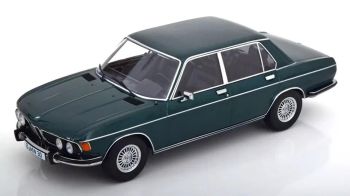 KKS180405 - BMW 3.0S E3 de 1971, color verde oscuro.