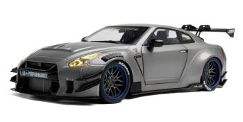 SOL1805815 - NISSAN GT-R con kit de carrocería Liberty Walk 2.0 2023 Plata