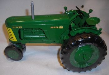 SCT251 - OLIVER SUPER 88 Escala:1/16