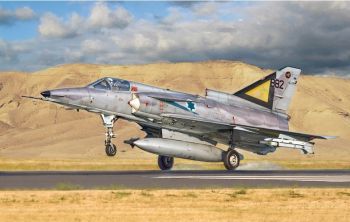 ITA1408 - Avión de combate Kfir C.2/C.7 para montar y pintar
