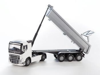 EMEK22352 - VOLVO FH16 4x2 blanco con volquete de 3 ejes