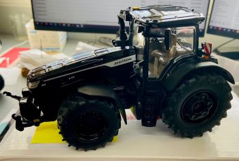 CW0152 - JOHN DEERE 8R410 Negro