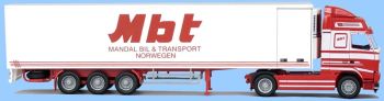 AWM71284 - VOLVO FH12 Globetrotter 4x2 Con remolque frigorífico 3 Ejes "MBT" Escala: 1/87
