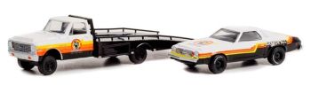 GREEN33230-A - CHEVROLET C-30 con rampa 1972 y CHEVROLET Laguna 1976 bajo blister