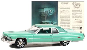 GREEN39130-D - CADILLAC coupe Deville 1971 de la serie VINTAGE AD CARS en blister