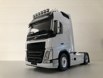 PRX30208 - VOLVO FH16 XL Cabina 2018 4x2 Blanco