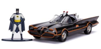 JAD31703 - Batimóvil clásico de 1966 con BATMAN