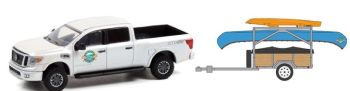 GREEN32230-A - NISSAN Titan XD PRO-4X 2019 con remolque HITCH & TOW y canoa en blíster