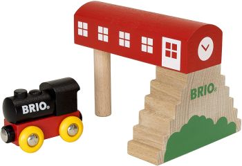 BRIO33615 - Estación de tren con locomotora