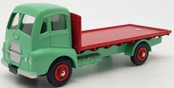 DIN432 - Camión con plataforma - rojo y verde - GUY WARRIOR - Edición Atlas