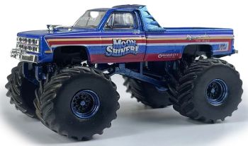 GREEN49160-A - GMC Sierra 2500 1982 Monster truck - MOONSHINER de la serie KINGS OF CRUNCH en blíster