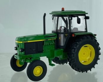BRI43326 - JOHN DEERE 3350 2WD Limited 2500 ejemplares