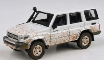 PAR64-56312 - Toyota Land Cruiser LC76 Off Road Effect 2014 Blanco