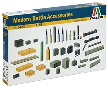 ITA6423 - Modernos accesorios de combate para montar y pintar.