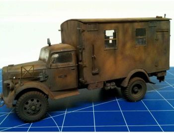 ITA6575 - Camión Radio Opel BLITZ para montar y pintar