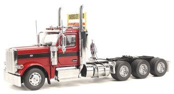 DCM71147 - Camión PETERBILT modelo 589 131 BBC con eje tridem (rojo)