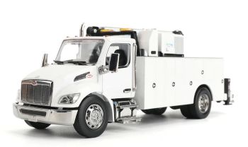 DCM71214 - PETERBILT 536 con grúa automática Titan 85
