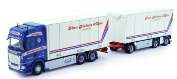 TEK75147 - SCANIA S Highline Rígido 6x4 con remolque 3 Ejes FINN NIELSEN & SON