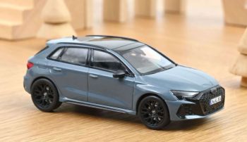 NOREV830120 - AUDI RS 3 2025 Kemora Gris