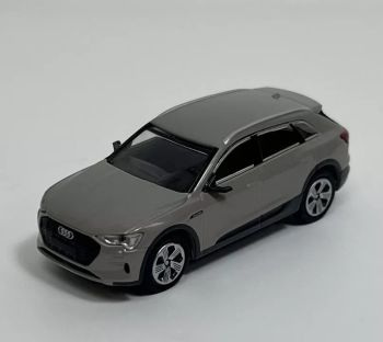 MNC870018221 - AUDI E-tron 2020 Beige metalizado