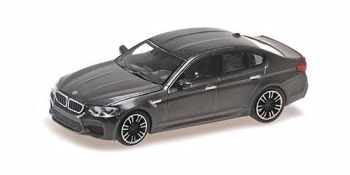 MNC870028008 - BMW M5 2018 gris metalizado