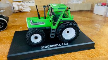 CW0157 - AGRIFULL 140 con neumáticos VREDESTEIN